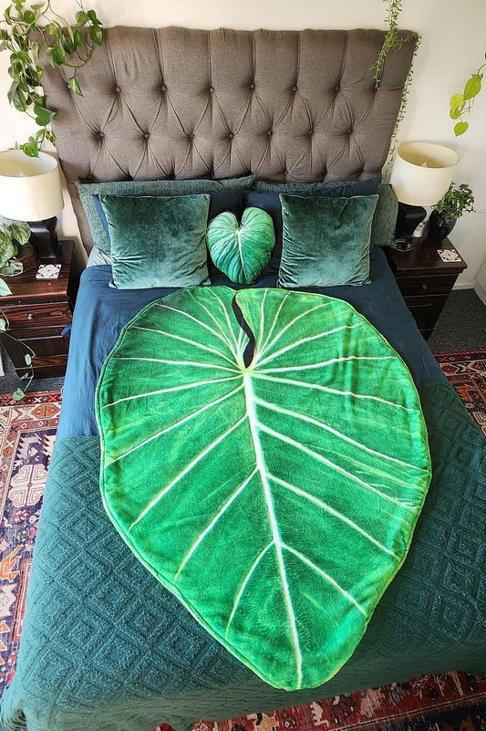 Leaf Shaped Luxury Mongolian Fleece Blanket